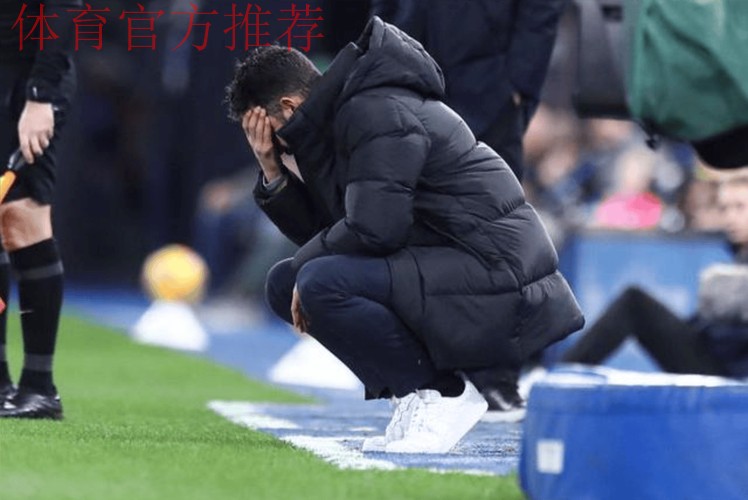 曼联防守问题引发关注,阿莫林表态不依赖转会市场解决 曼联防守问题引发关注,阿莫林表态不依赖转会市场解决